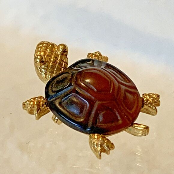 Vintage Trifari Signed Turtle Brooch Gold Tone Faux Tortoise Shell Pin 1960s - Picture 5 of 9
